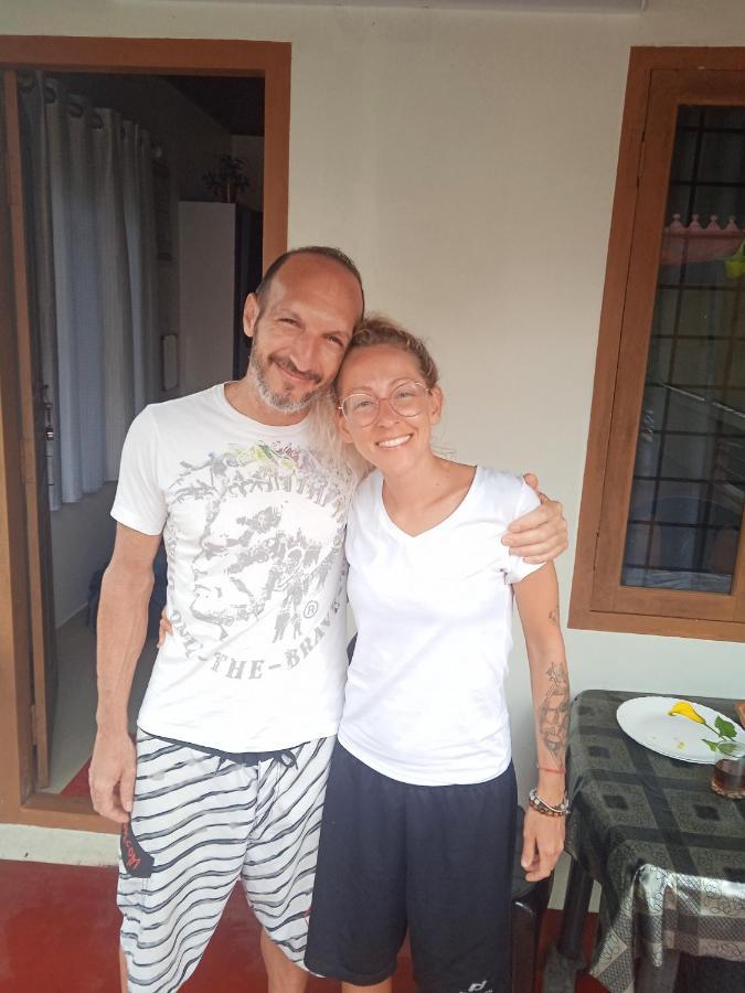 Vintage Inn Homestay Cherai Beach Exteriör bild