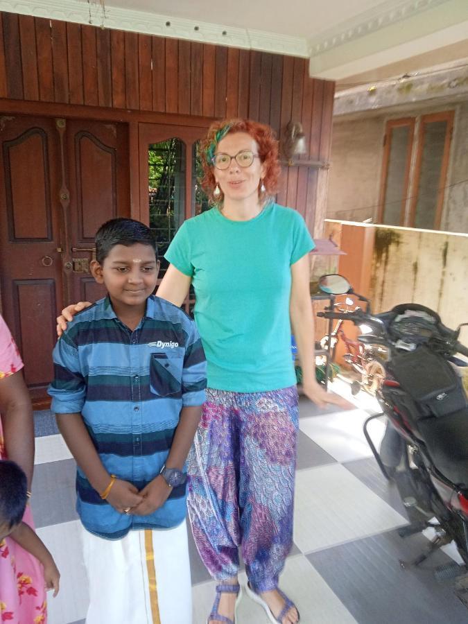 Vintage Inn Homestay Cherai Beach Exteriör bild