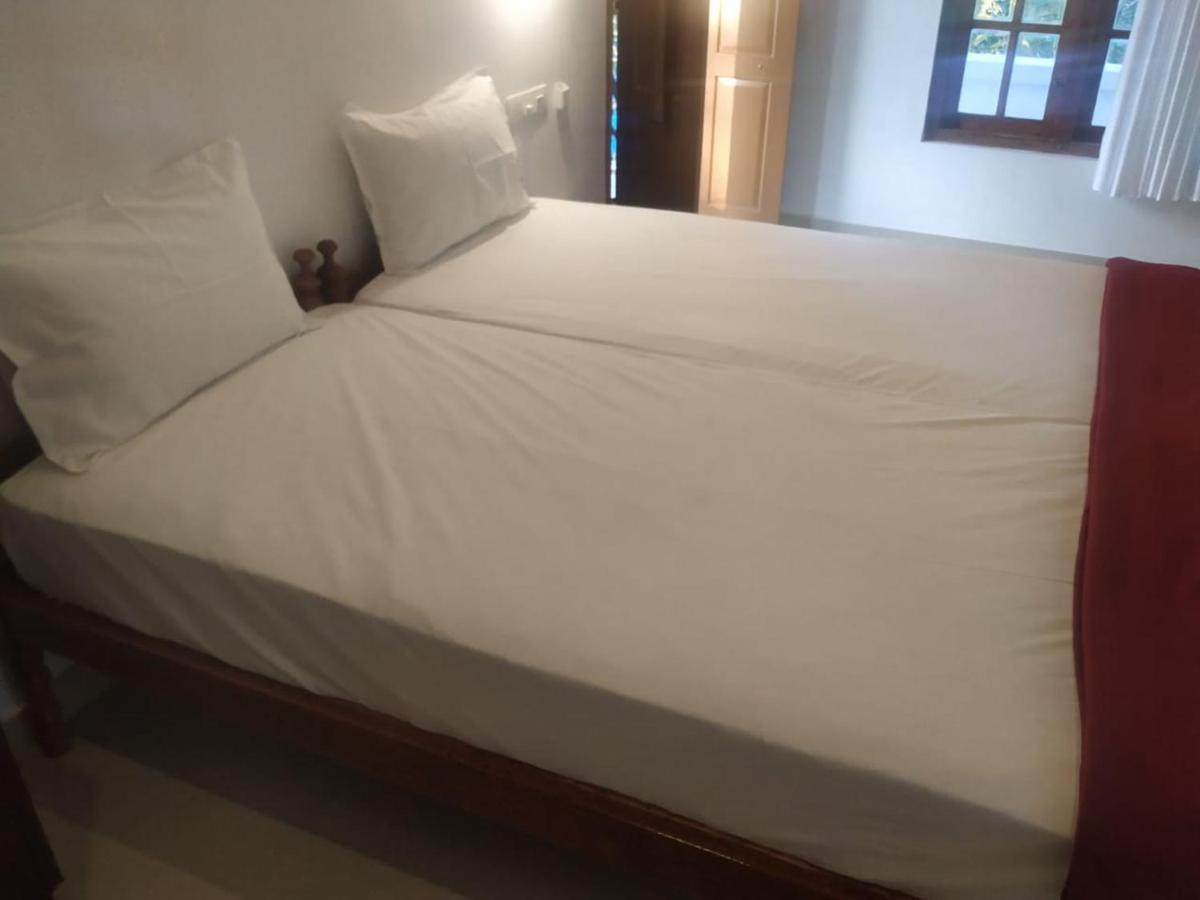Vintage Inn Homestay Cherai Beach Exteriör bild