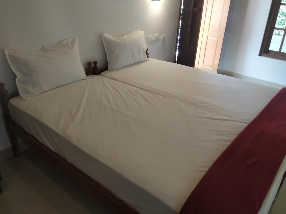 Vintage Inn Homestay Cherai Beach Exteriör bild