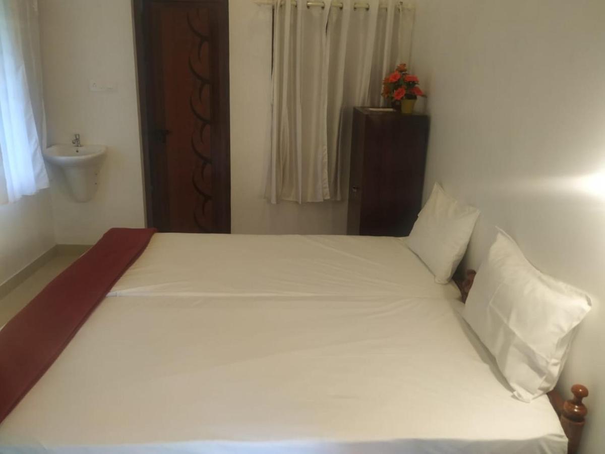 Vintage Inn Homestay Cherai Beach Exteriör bild
